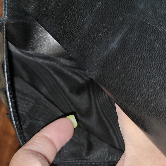 🎉SOLD🎉 Excellent condition and Authentic  CHANEL bifold kisslock wallet - Picture 8 of 13